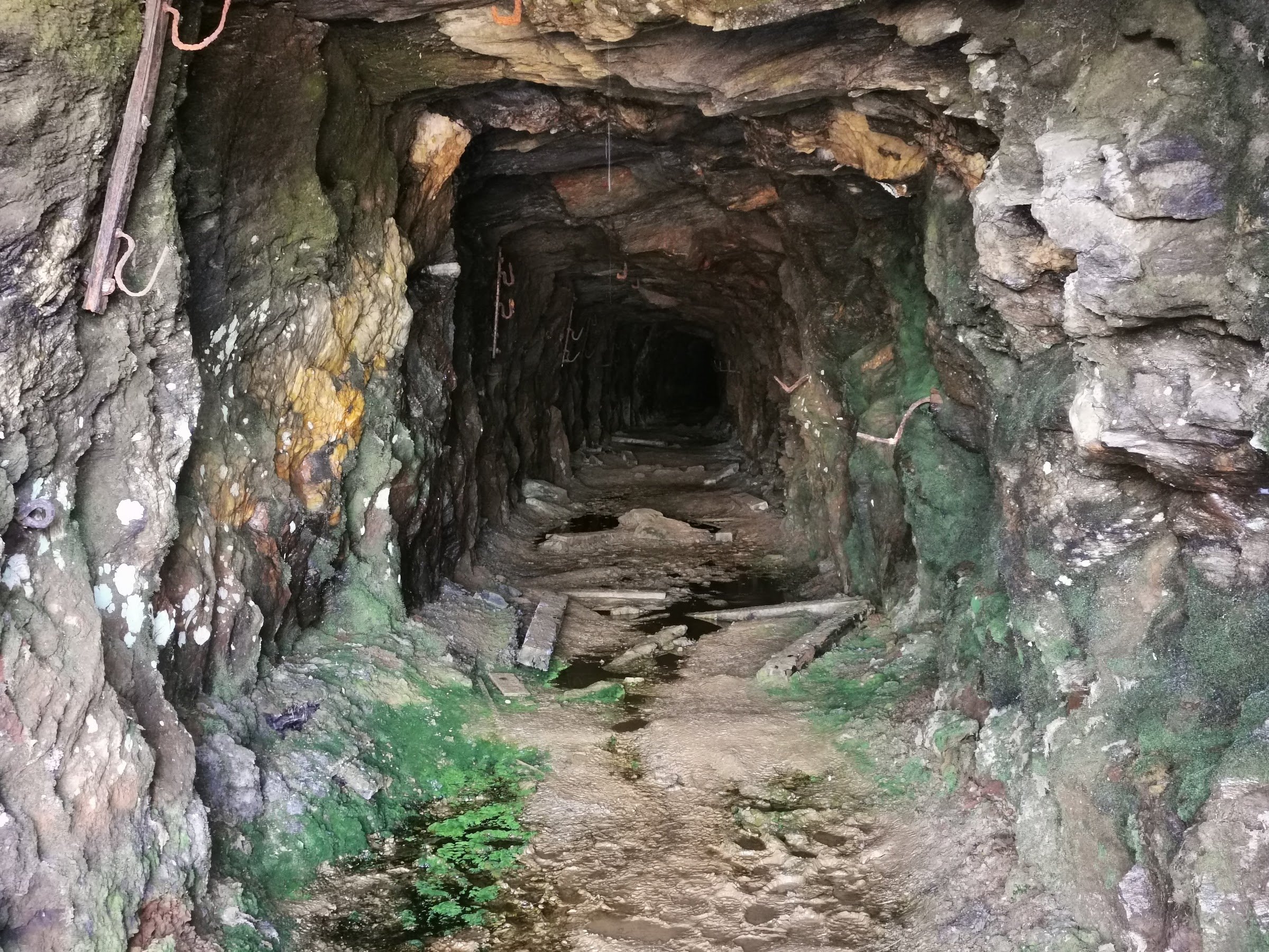 Røstvangen Mines (Røstvangen gruver)